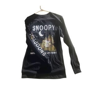 Snoopy “Happiness Is Camping With Friends” Long Sleeve Shirt Size Small (NWT)